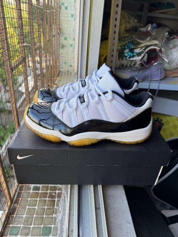 42码 AJ11康扣低帮 9新成色 公价4832 篮球鞋