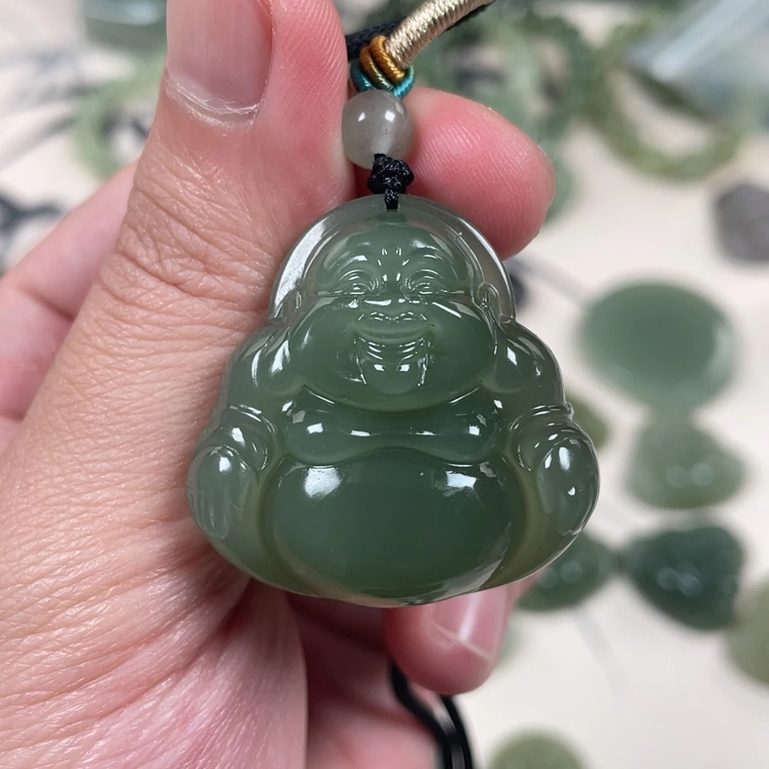 和田玉颈饰未镶嵌瑕疵