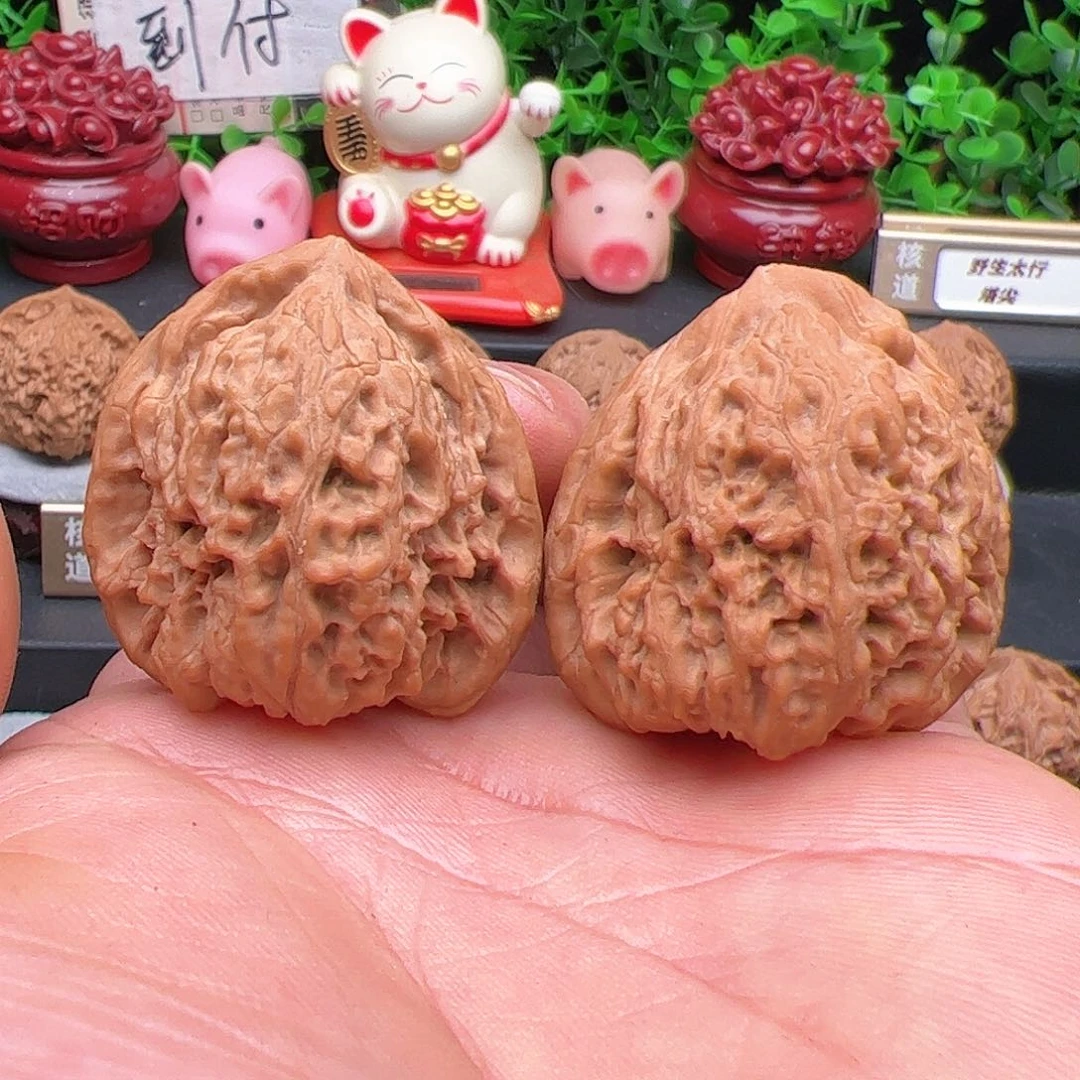 文玩核桃把件A****.正版玉化皮蚂蚁纹南疆石