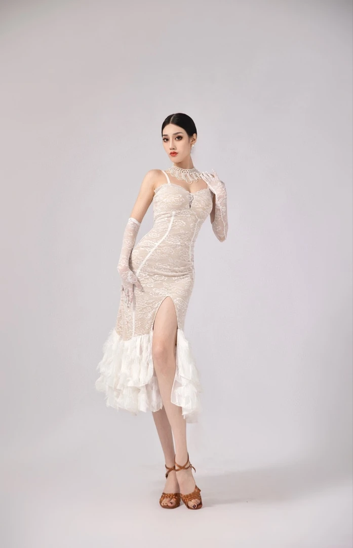 鲸艺拉丁舞显瘦蕾丝性感夏季气质包臀连衣裙高弹力带胸垫底裤时尚