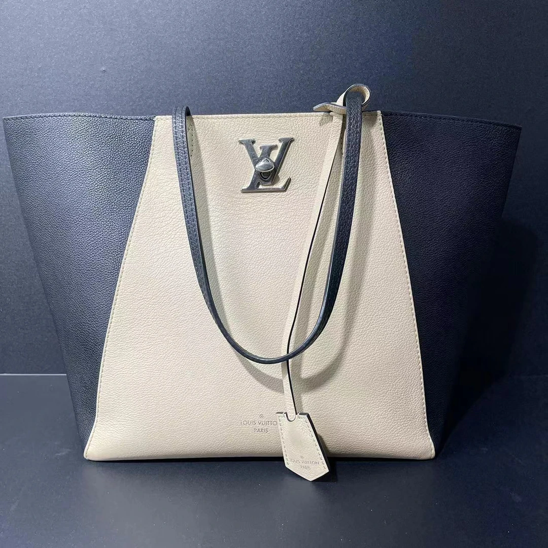 95新 LouisVuitton/路易威登 捐金沉珠/LV/Lock me拼皮托特