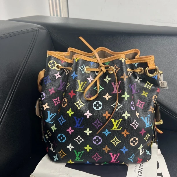 95新 LouisVuitton/路易威登 捐金沉珠/黑三彩水桶包
