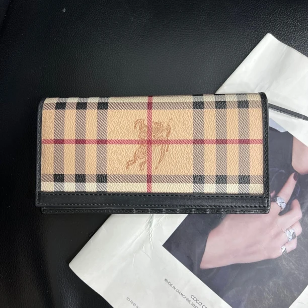 95新 BURBERRY/博柏利 捐金沉珠/战马格纹钱包