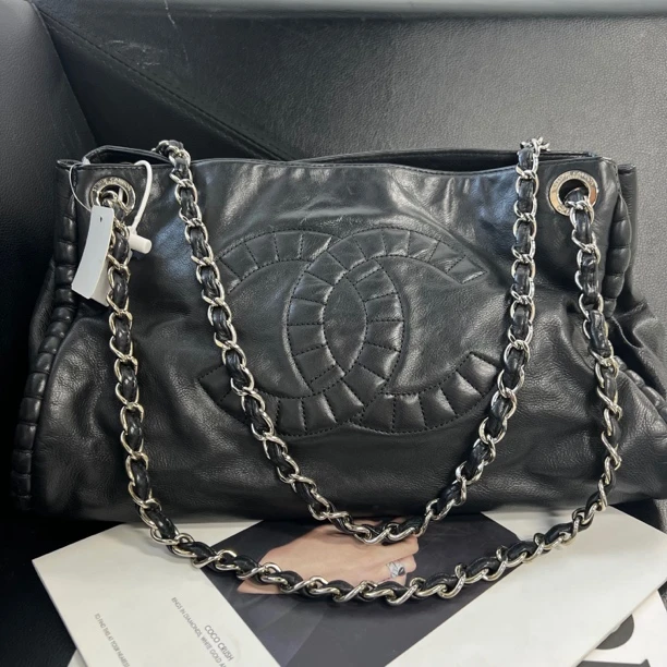95新 Chanel/香奈儿 捐金沉珠/黑银链条托特包
