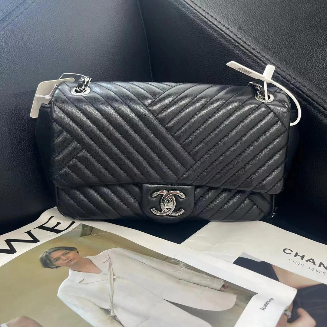 95新 Chanel/香奈儿 捐金沉珠/黑色v纹口盖包