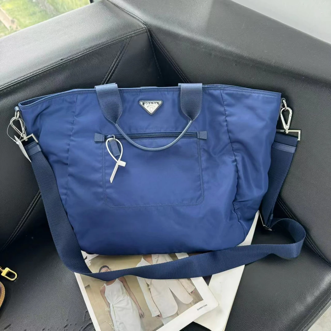 95新 Prada/普拉达 捐金沉珠/蓝色降落伞托特