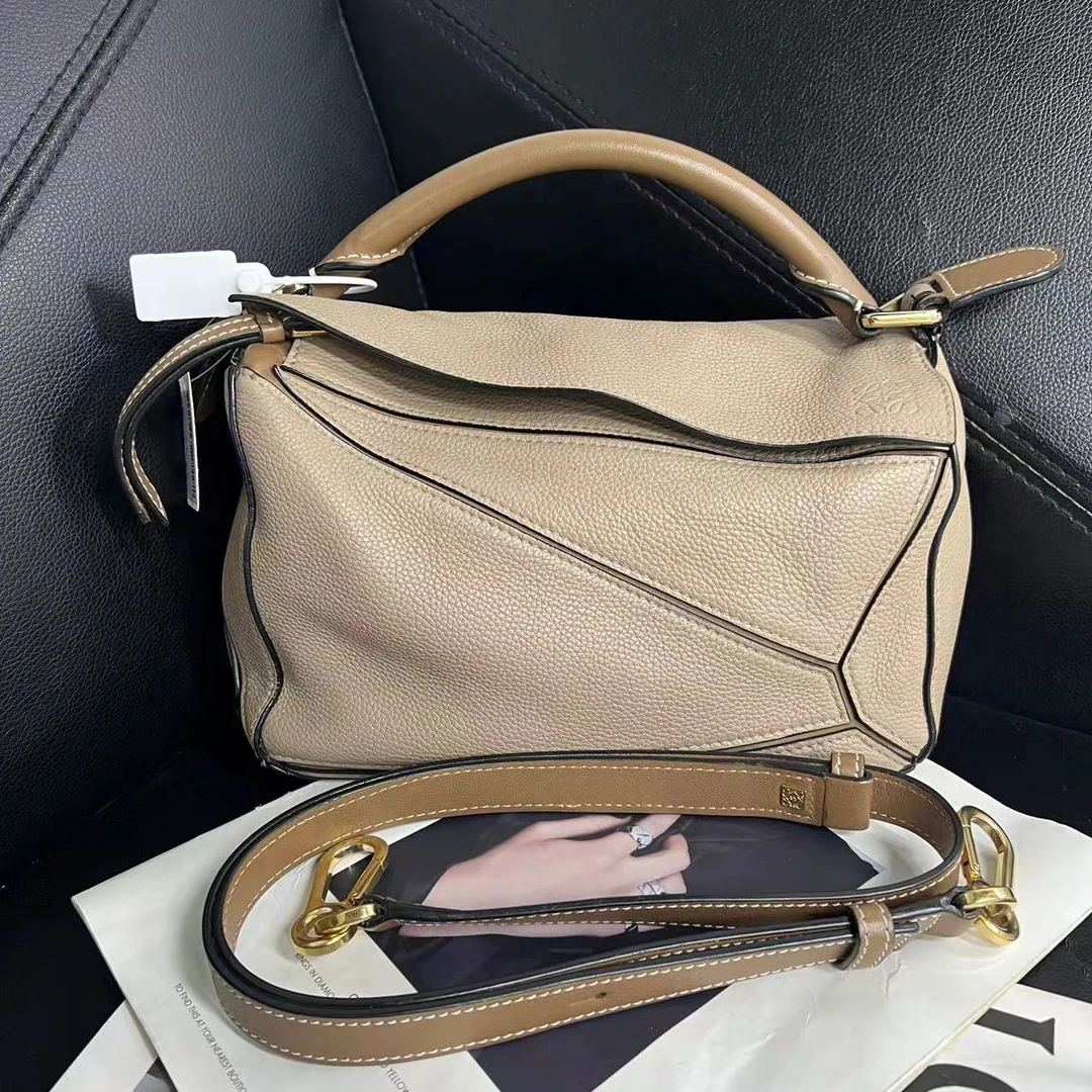 95新 LOEWE/罗意威 捐金沉珠/小号puzzle沙色单肩包