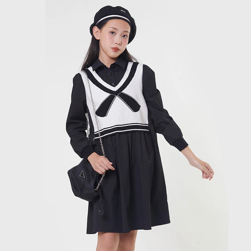 323269196女童秋冬毛织拼接黑色连衣裙（YIHAO)