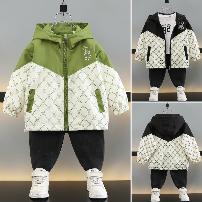 春秋款外套新款男孩春装儿童小孩洋气冲锋可拆卸儿童防晒衣男童