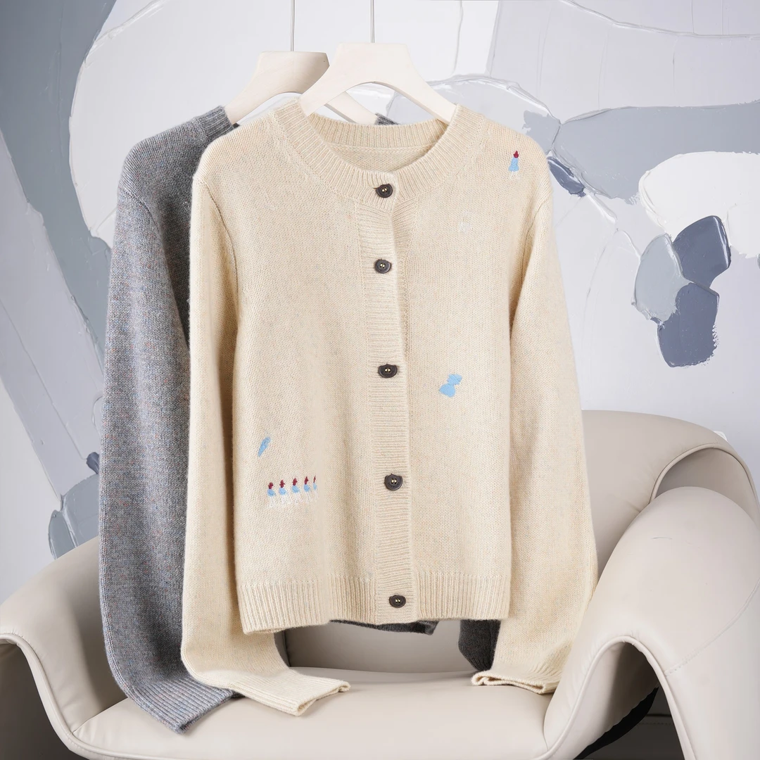 【欧货订单款】100山羊绒卡通刺绣花纱圆领开衫WC2408473