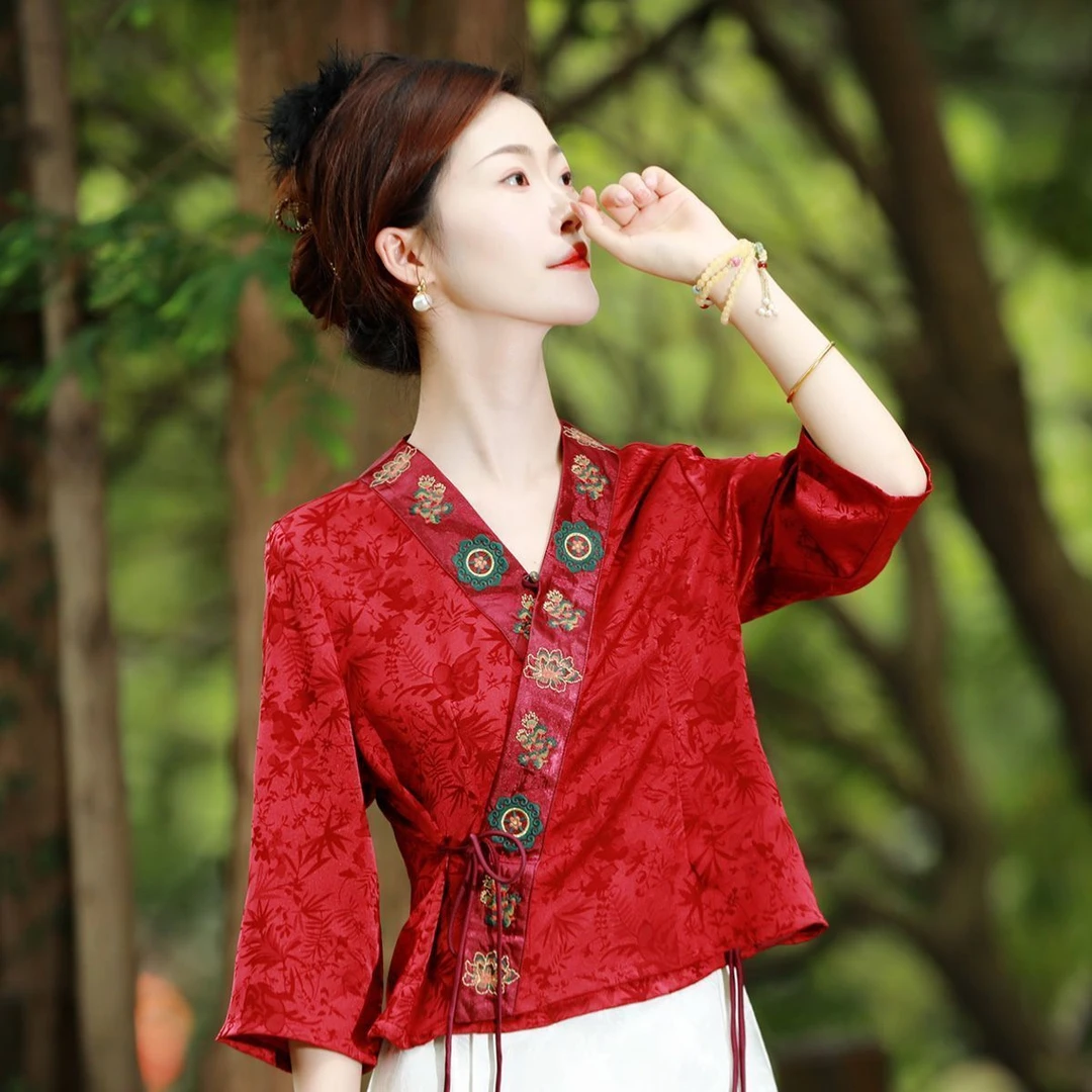 夏季新款洋气女式面料七分袖拼接国风气质时尚刺绣民族开衫短外套