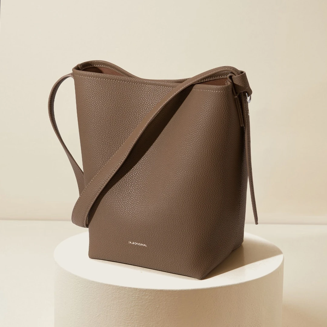 头层牛皮托特包肩包通勤水桶包托特单肩斜挎包女包togo真皮高级感