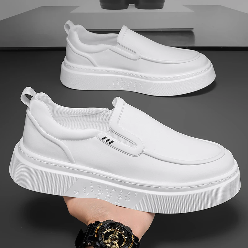 2024夏季新款低帮舒适休闲软底时尚百搭透气防滑系带网红鞋男