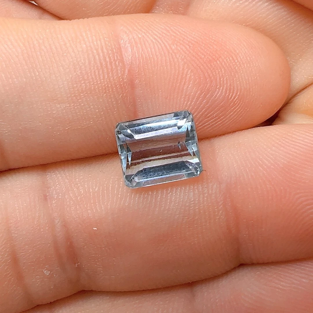 海蓝宝石裸石未镶嵌