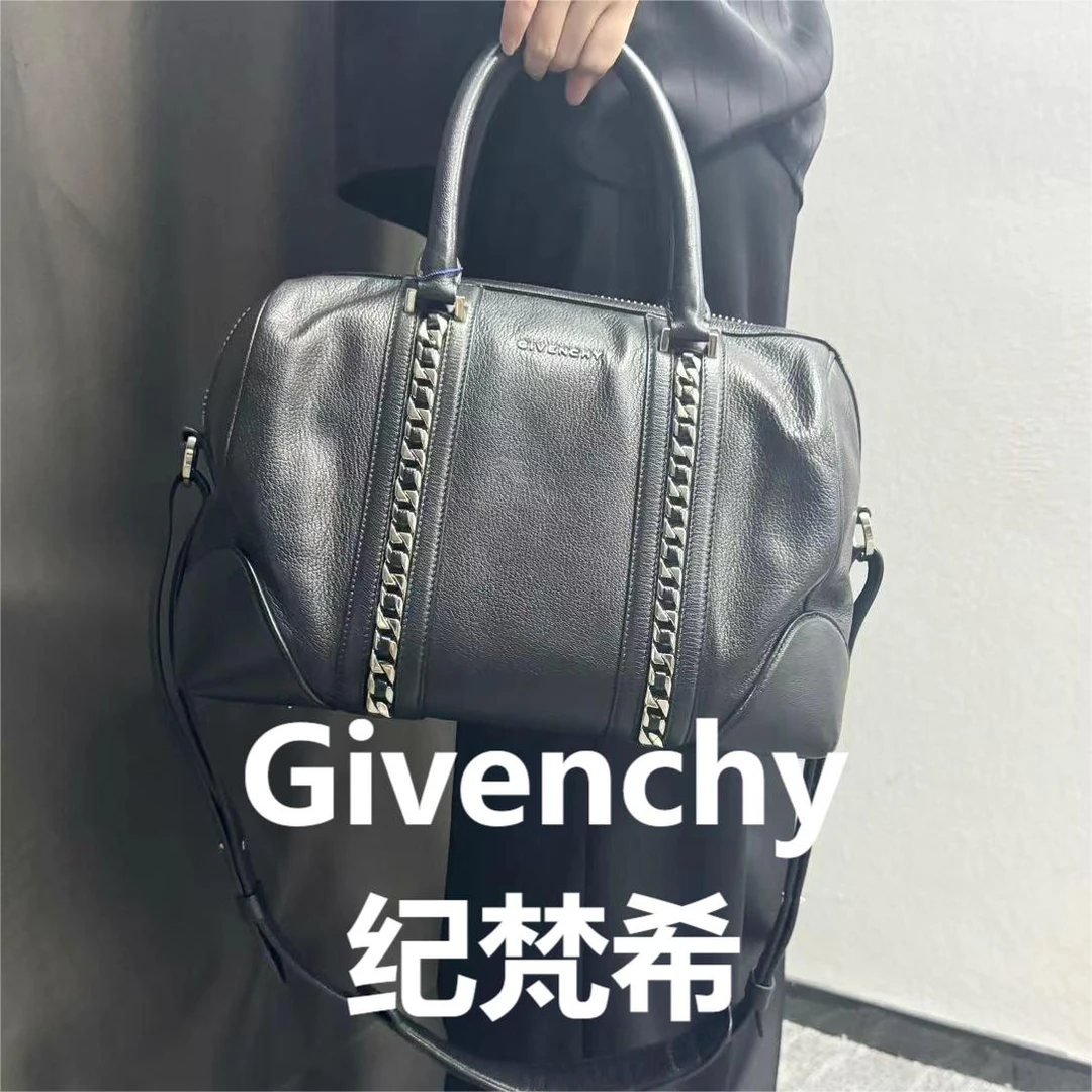 95新 Givenchy/纪梵希 黑色铆钉波士顿包/优尔严选/62841