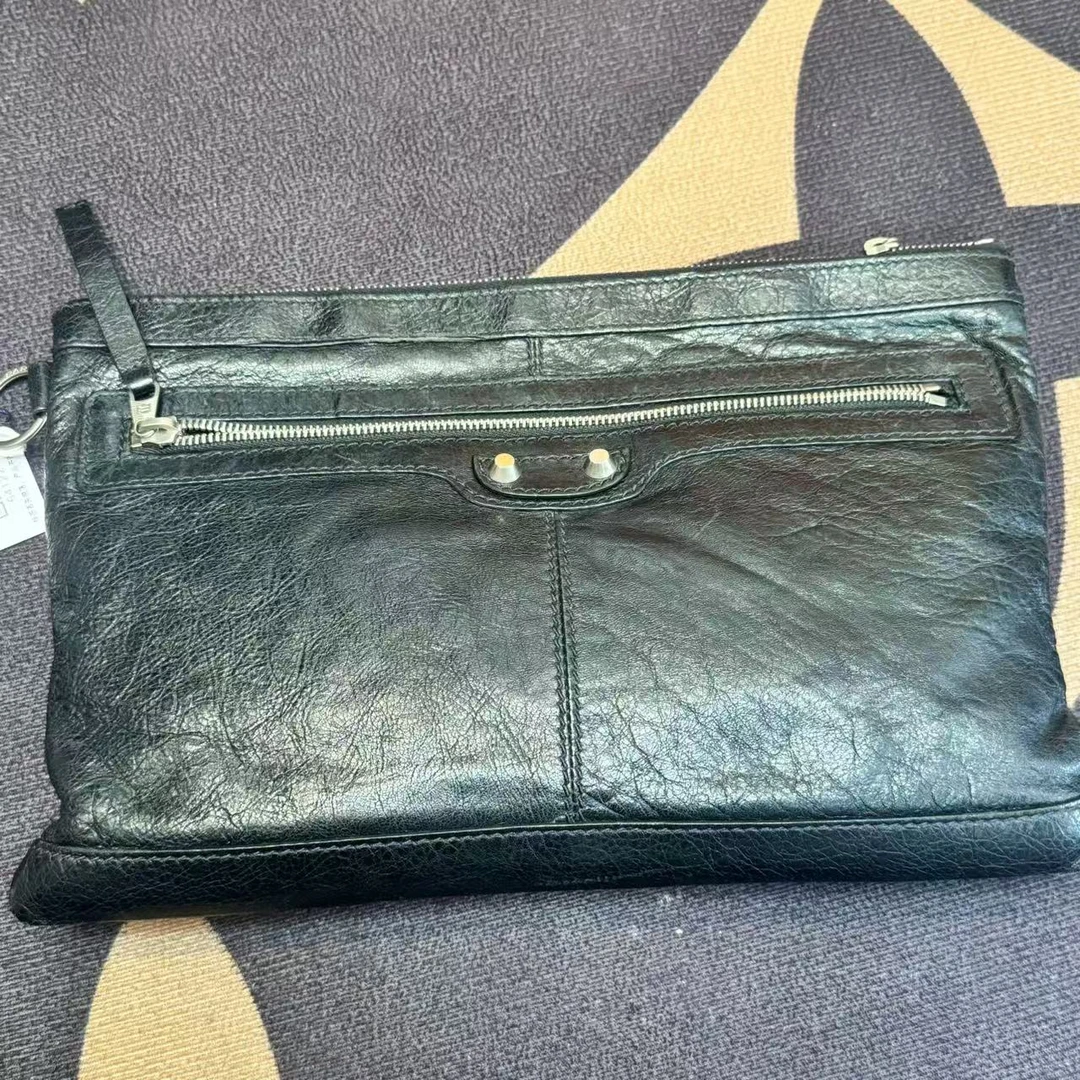95新 Balenciaga/巴黎世家 灰色机车手拿包/优尔严选/64122