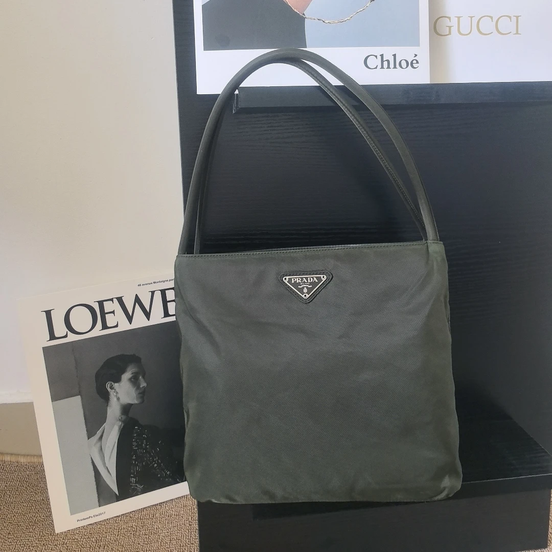 95新 Prada/普拉达 墨绿色尼龙手提托特宝/翠翠可可在仓库/50273
