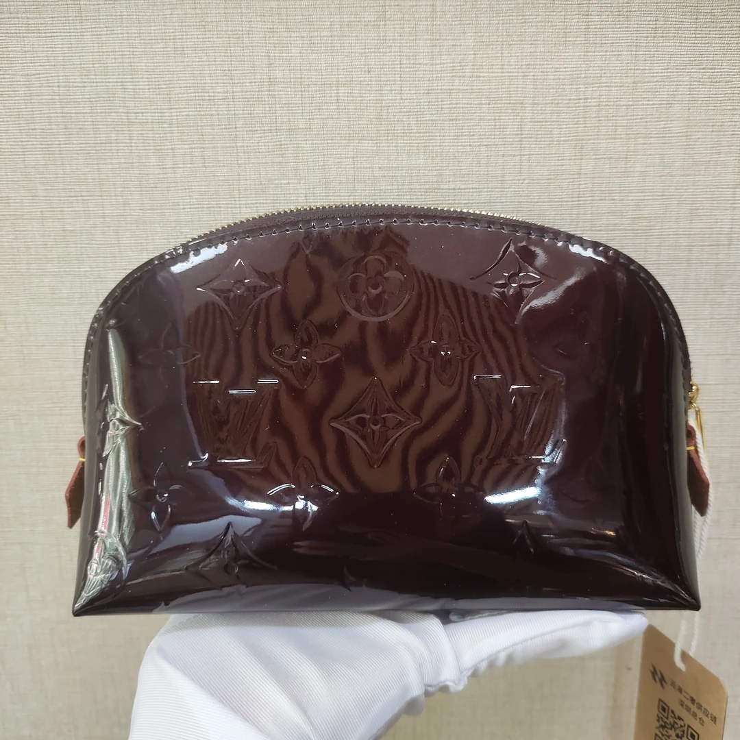 95新 LouisVuitton/路易威登 紫色漆皮贝壳手拿包/翠翠可可在仓库
