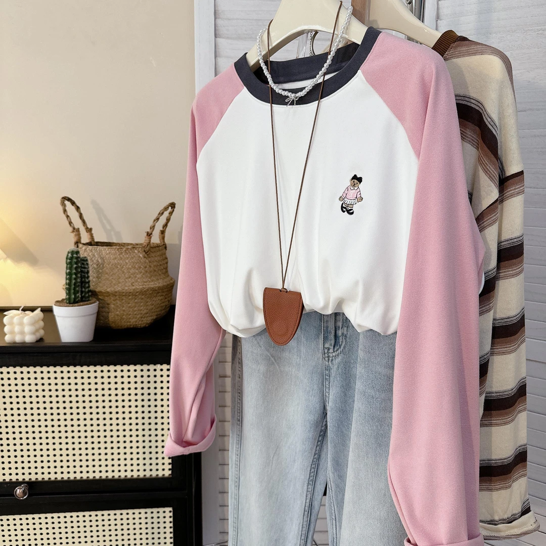 240斤大码胖妹妹德绒加厚宽松上衣女秋冬季新款小熊刺绣打底T恤衫