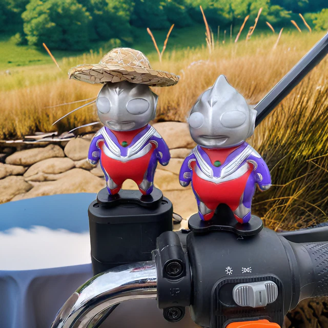 Q版奥体曼摆件电动车摩托饰品车载摆件光之幼崽肥宅迪迦创意装饰