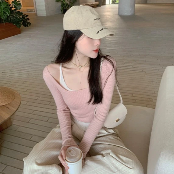 纯欲辣妹假两件露肩针织衫女早秋设计感小众内搭打底修身短款上衣