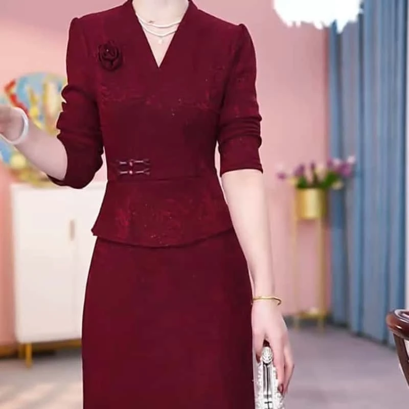 复古喜宴国风妈妈装冬季新款高端精致显瘦收腰减龄休闲连衣裙