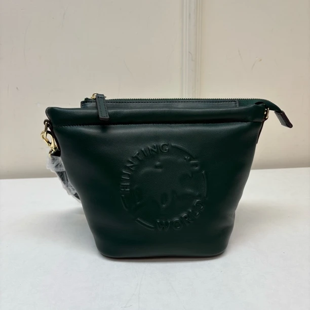 55930 日版狩猎，羊皮材质花盆包斜背包，尺寸：25x18x12cm