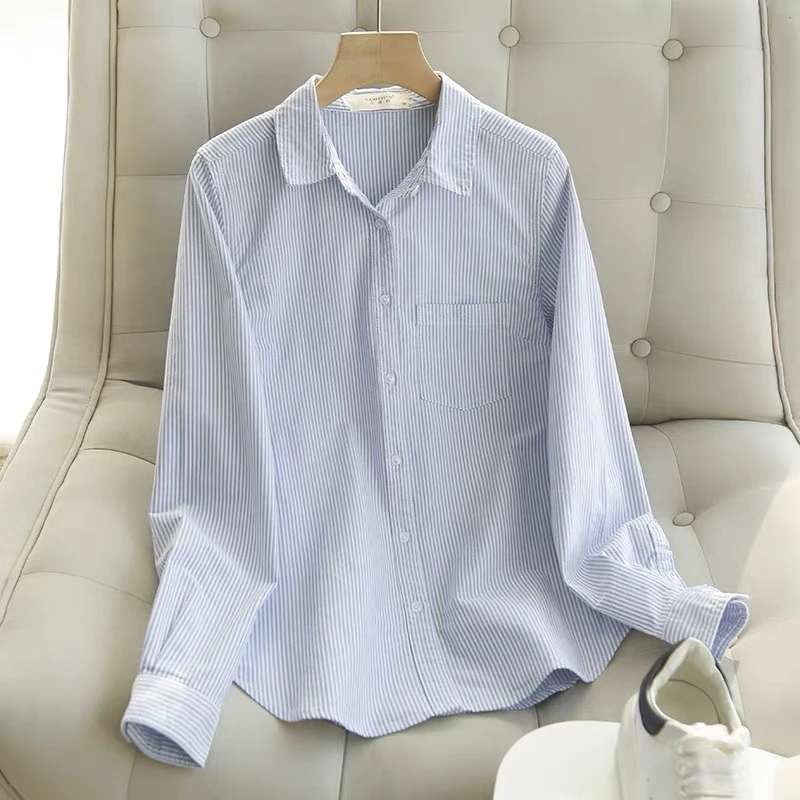 白底蓝条衬衫浅蓝色衬衫