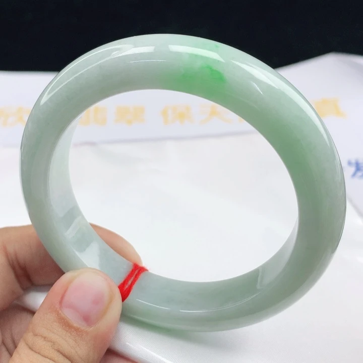 翡翠手镯未镶嵌59圈