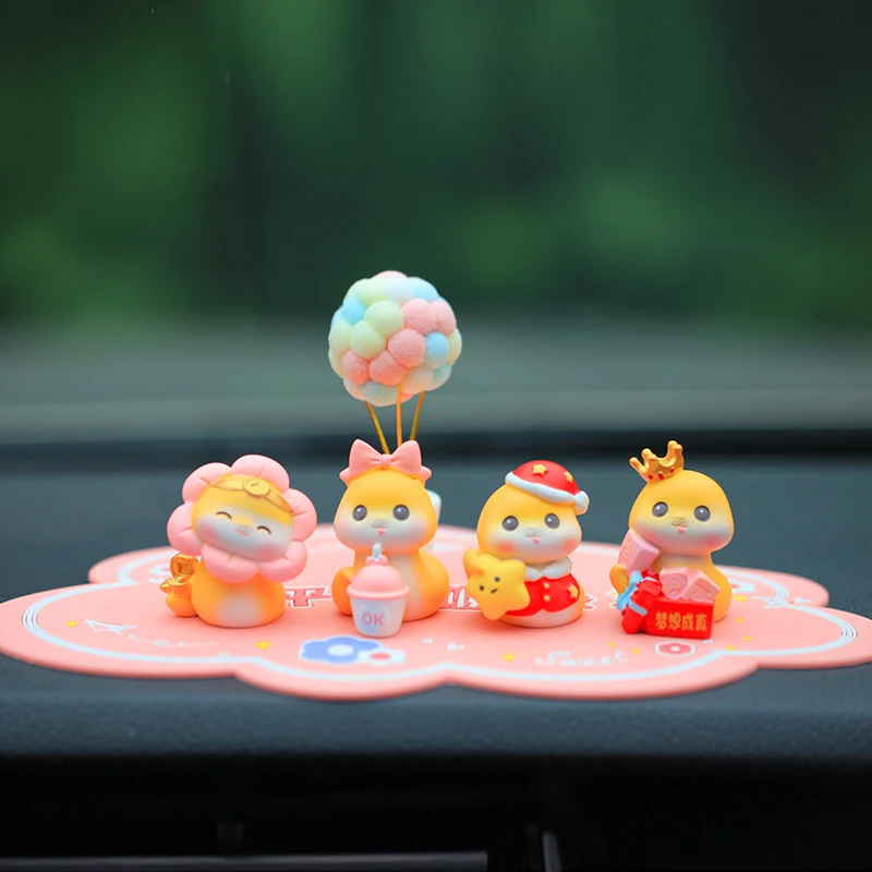 2025蛇年公仔吉祥物可爱汽车摆件车载车内饰品车上中控台装饰用品