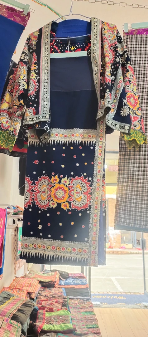 安顺苗族老彩腊套装