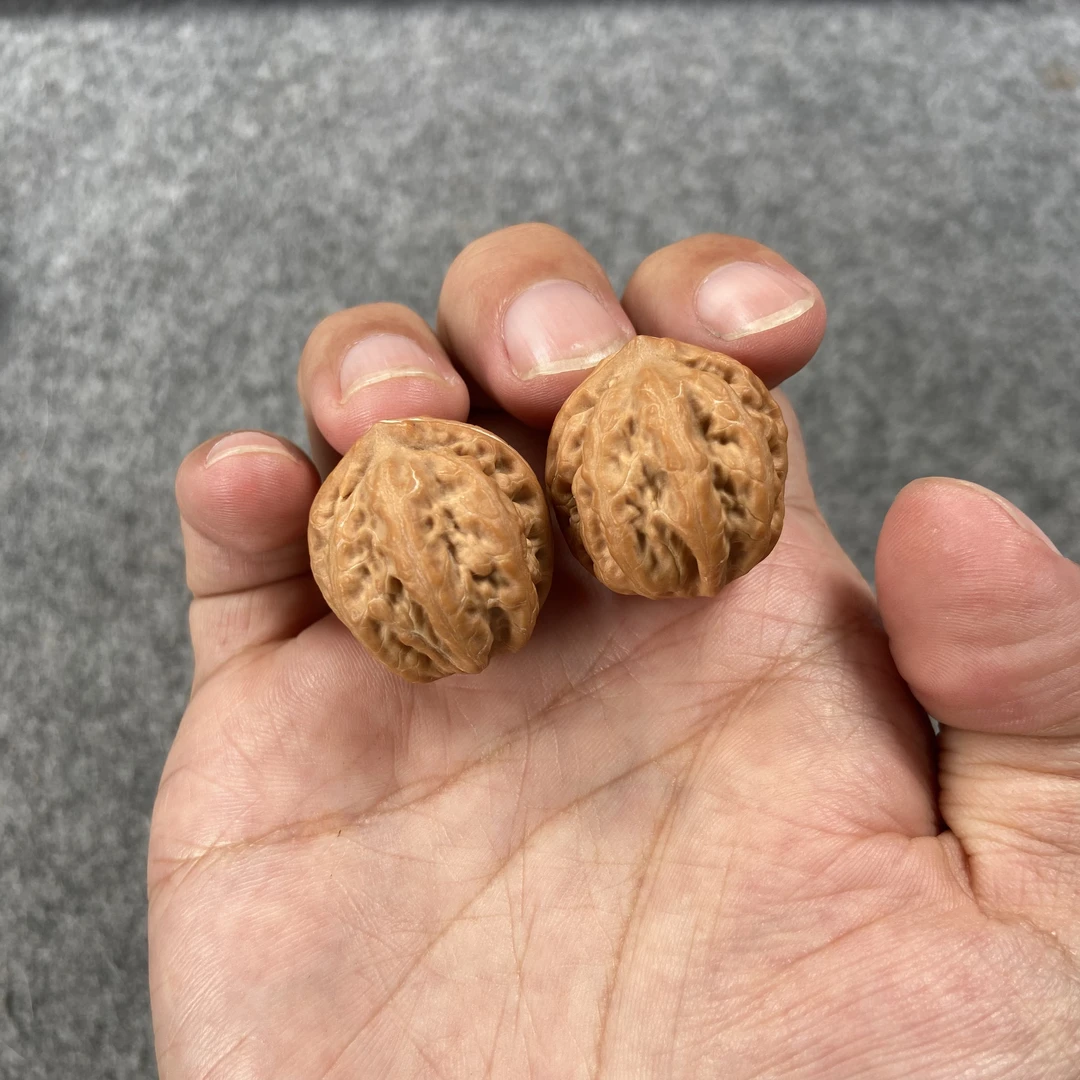 文玩核桃手捻 小粗筋龙爪 原皮尺寸约2.3cm