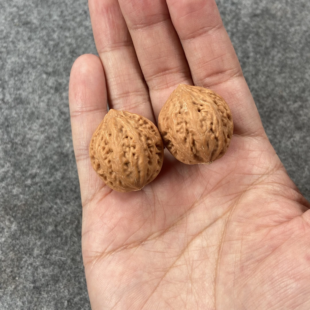 文玩核桃 小核桃手捻 延庆红皮朱雀 原皮边约2.6