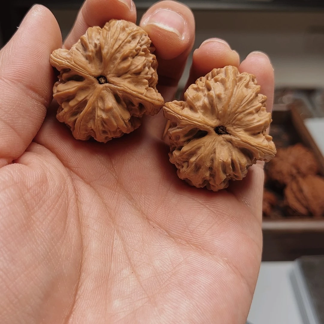 文玩核桃吊坠特****面龙脉37