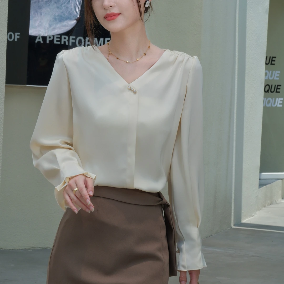 ANYUMO/安妤茉728早秋新款原创设计感醋酸缎面法式小衫时尚百搭