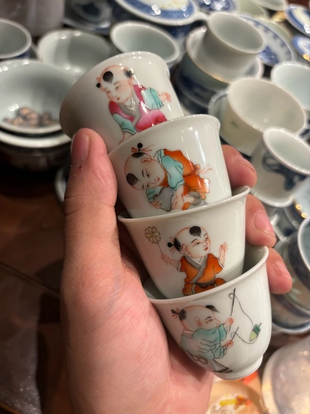 景德镇陶瓷人物小客杯