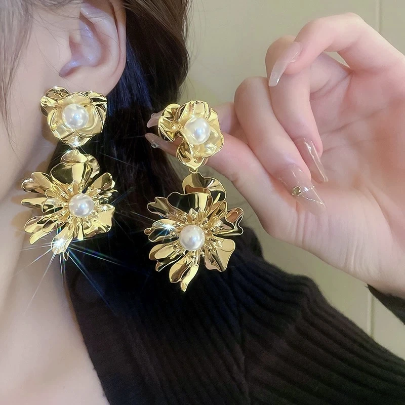 合金仿珍珠耳饰 时尚气质夸张耳饰气场强大高级感立体花朵耳环ins