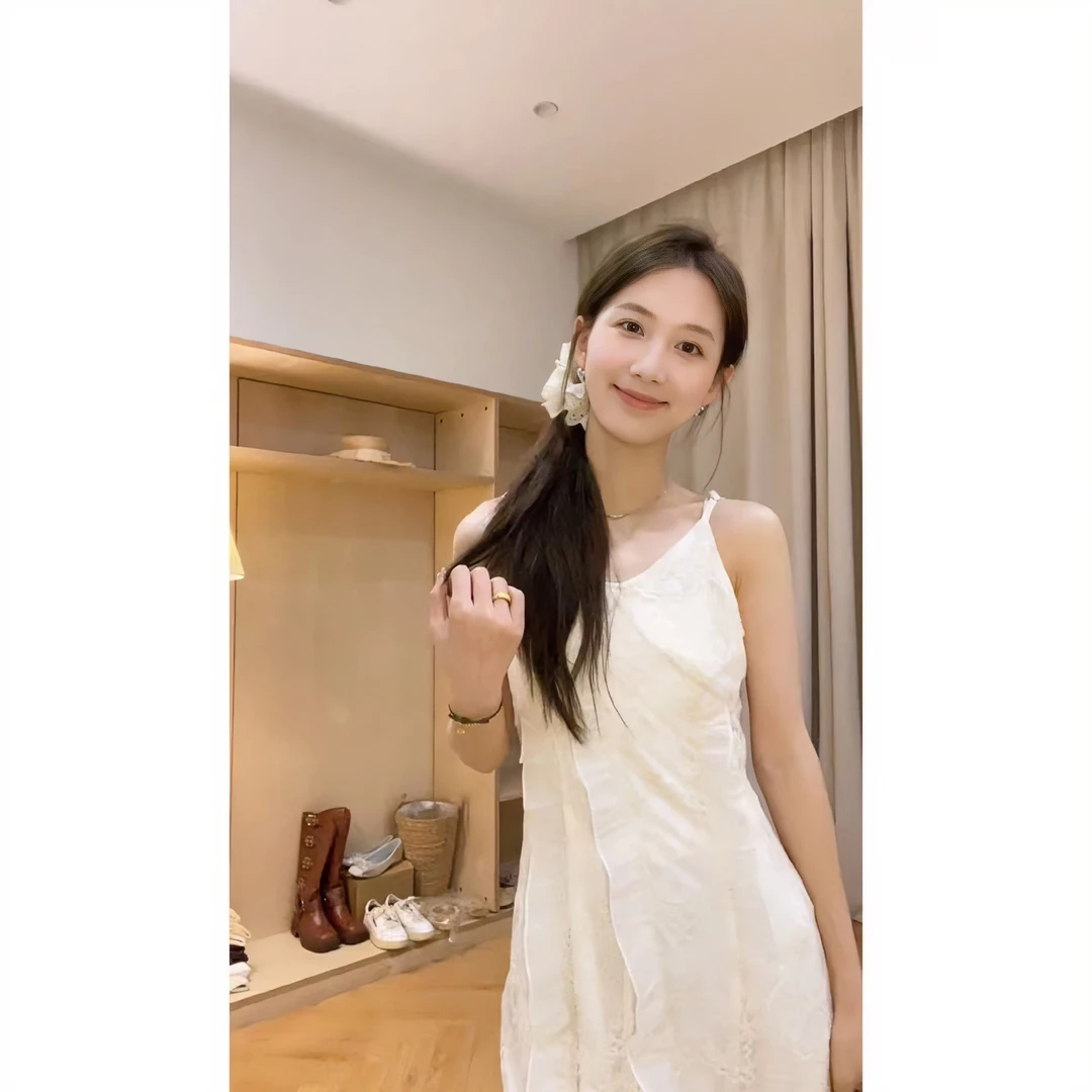 [YS] 钩花设计感香槟裙~ X011