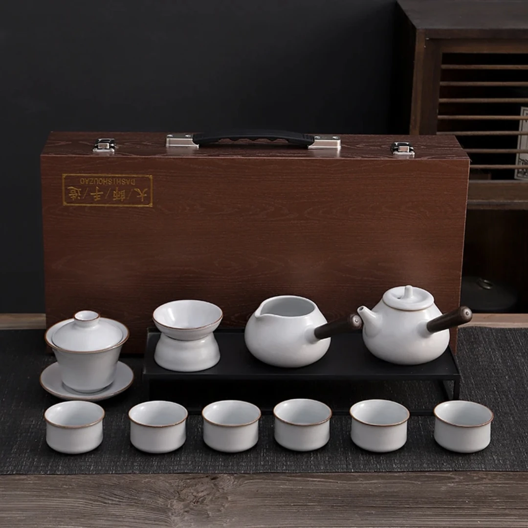 A 85月白汝窑开片双侧把一整套