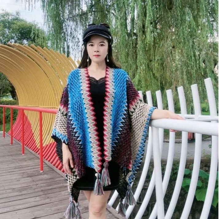 针织民族风女款云南旅游冬款披肩新款斗篷外搭披风围巾洋气开衫
