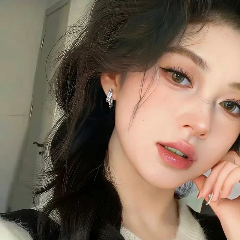 925银耳饰 纯银流苏锆石耳钉骨钉女2025年螺丝拧扣小众民族风耳扣