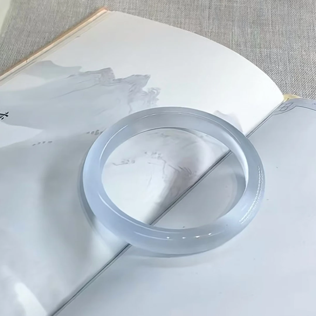 气质百搭冰透女款银月光猫眼手镯