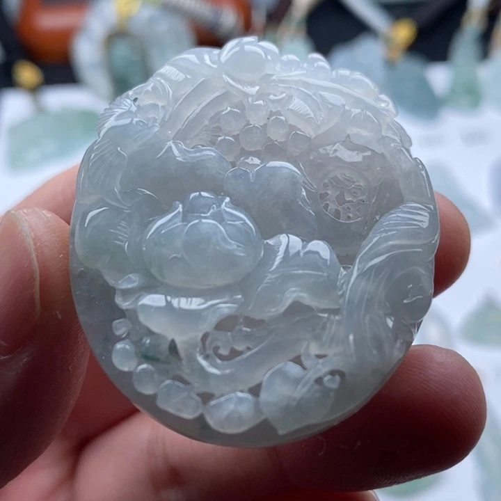 翡翠颈饰未镶嵌翡翠