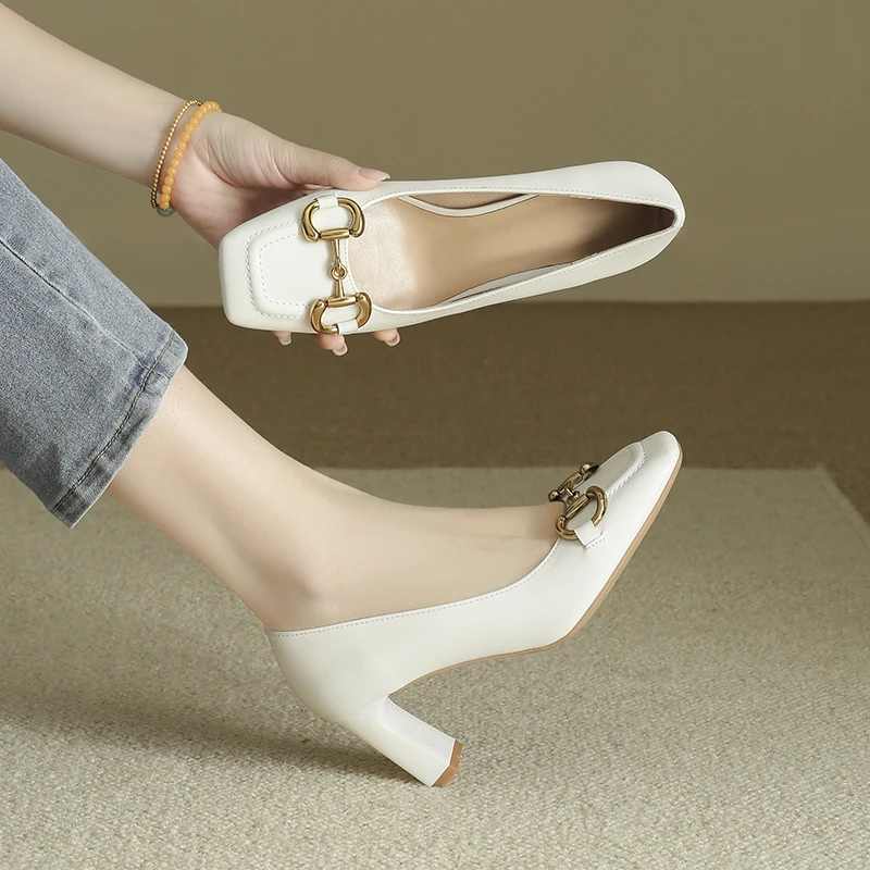 法式复古方头粗跟单鞋女2025春季新款时尚金属扣浅口高跟鞋职业鞋
