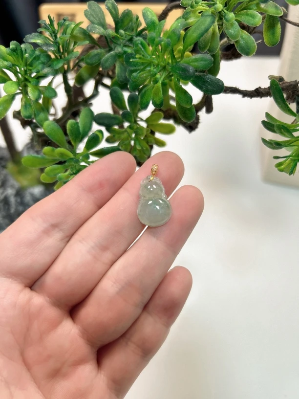 天然缅甸A货翡翠飘花葫芦吊坠福气满满尺寸20-14-5.2