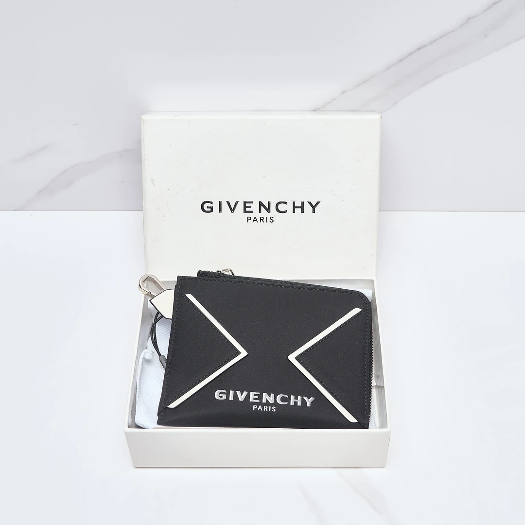 全新未使用/Givenchy男士经典手拎零钱包/GCBB00096