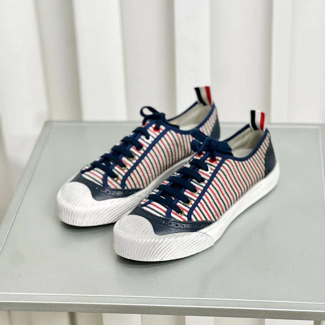 （秀姐女装）全新Thom Browne经典海军蓝条纹帆布鞋TBGS00102