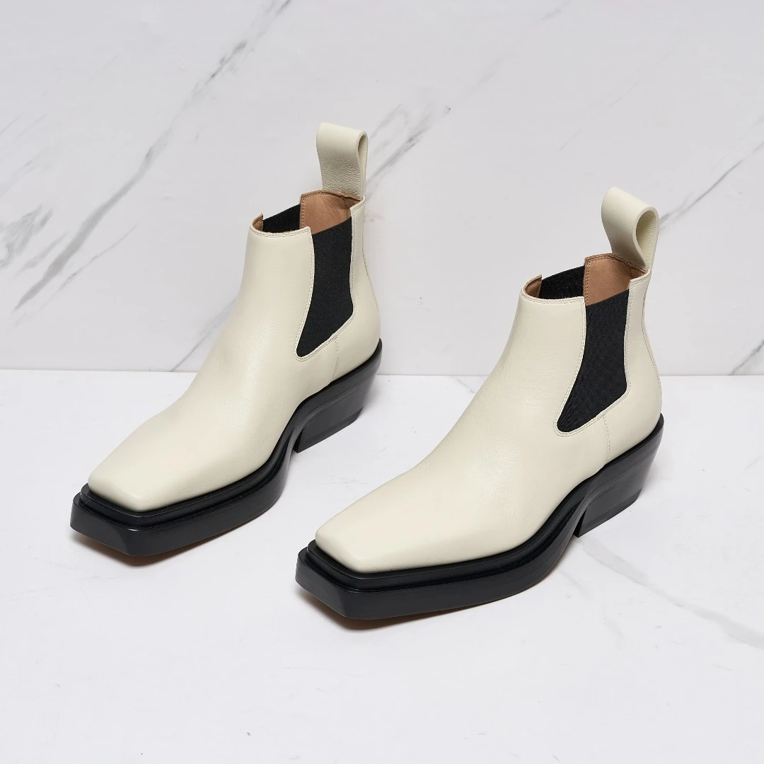 （亿老板专属）全新Bottega Veneta女士方头切尔西靴BVBS00330
