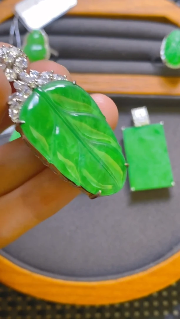 【闪购商品】翡翠颈饰银S925镶嵌吊坠