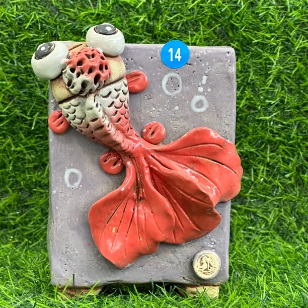 白狐花盆，手捏花小金鱼，内口8高14左右，麦饭石材质，透气好